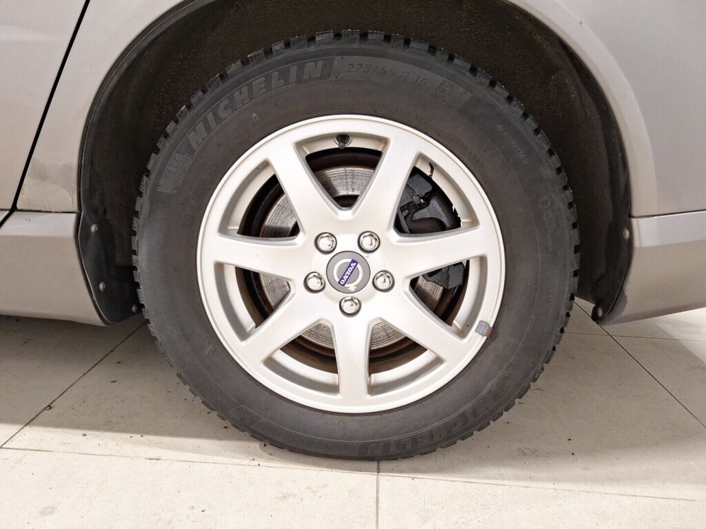 Volvo V70 2008 Harmaa