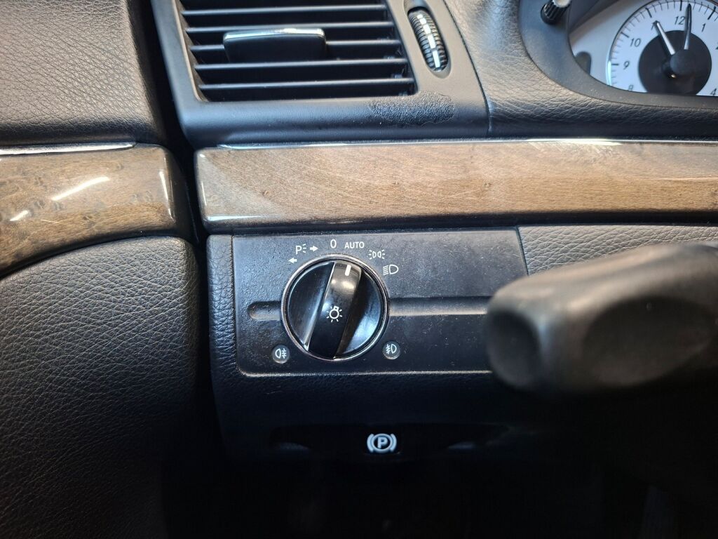 Mercedes-Benz E 2008 Musta