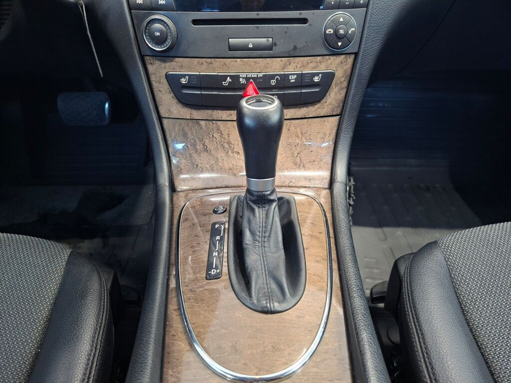Mercedes-Benz E 2008 Musta