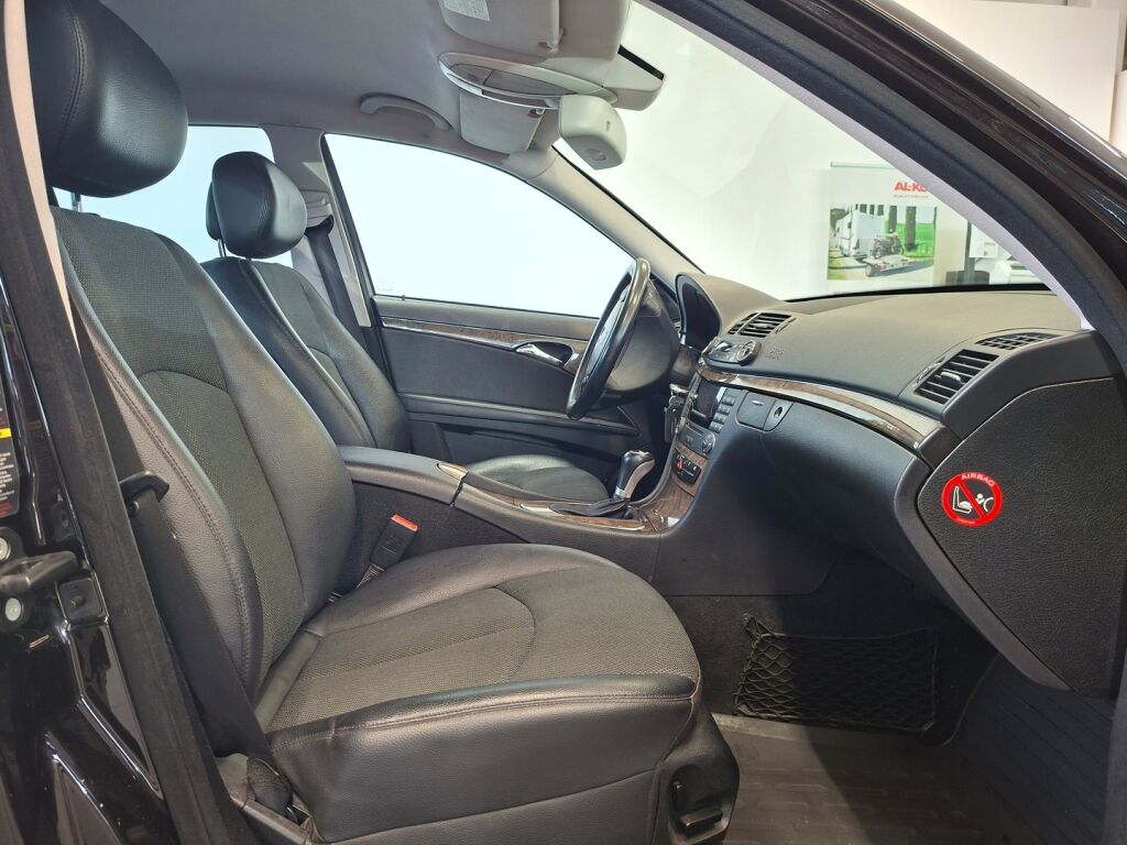 Mercedes-Benz E 2008 Musta