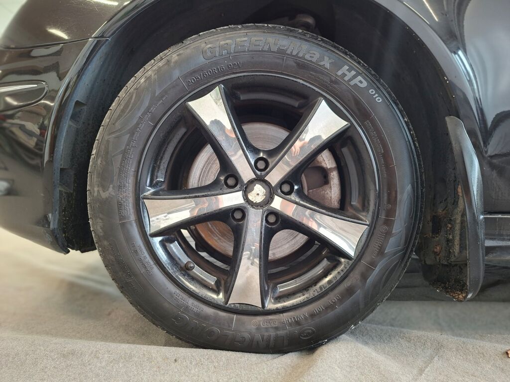 Mercedes-Benz E 2008 Musta
