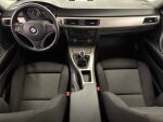 BMW 318 2008 Musta