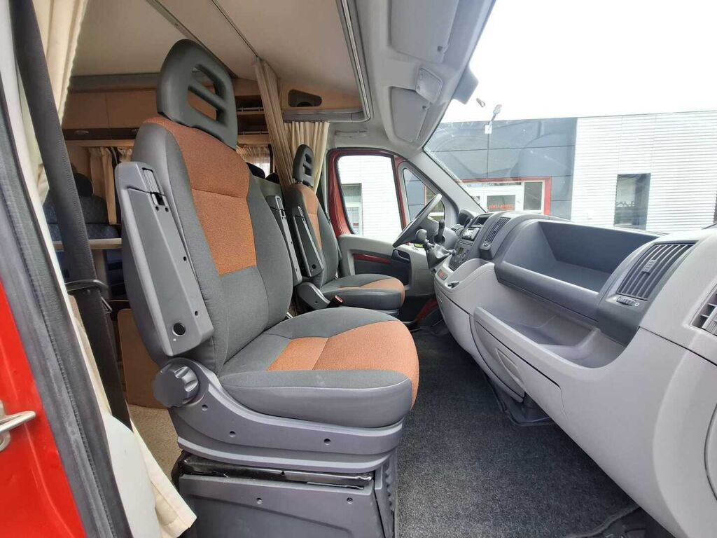 Dethleffs Advantage T 5841 2008 Punainen