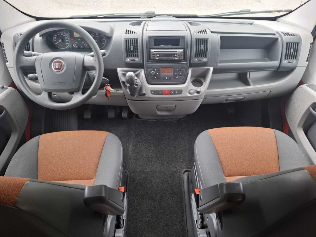 Dethleffs Advantage T 5841 2008 Punainen