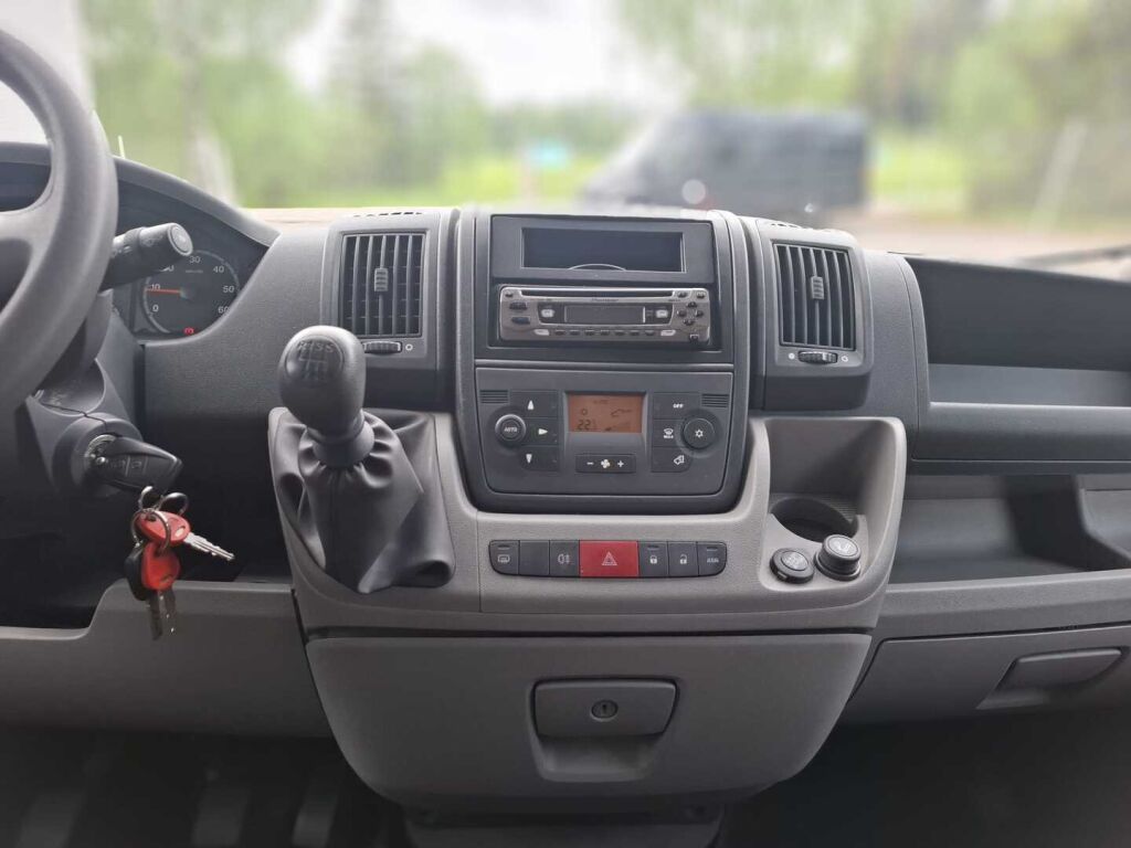 Dethleffs Advantage T 5841 2008 Punainen