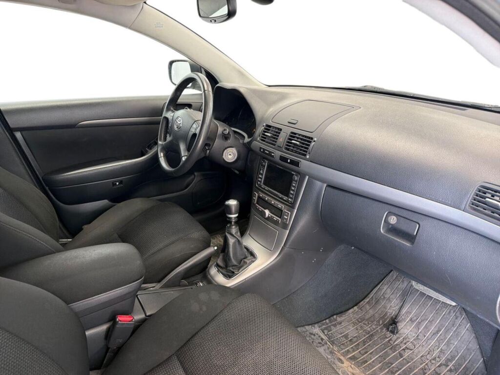 Toyota Avensis 2008 Hopea
