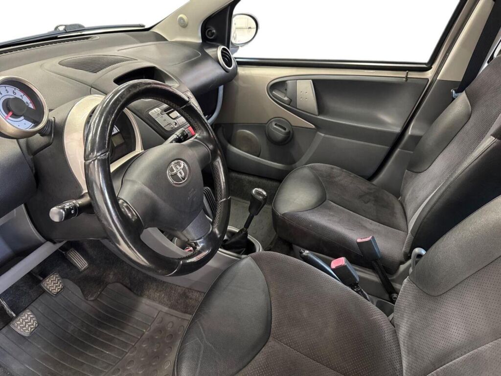 Toyota AYGO 2008 Harmaa
