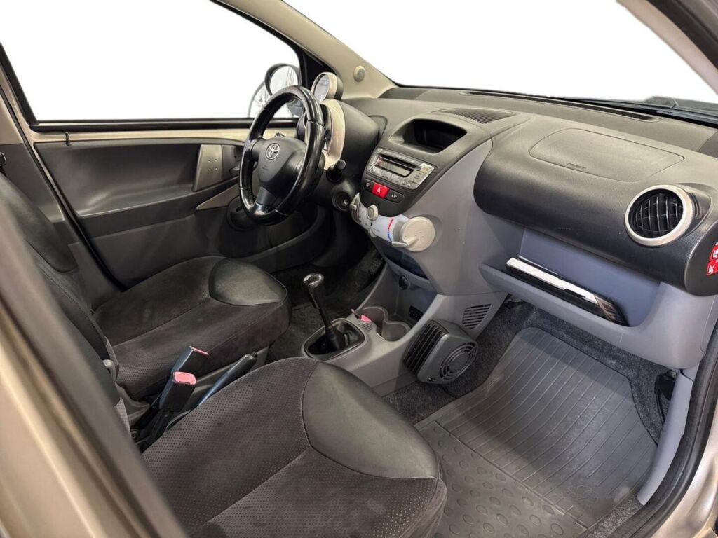 Toyota AYGO 2008 Harmaa