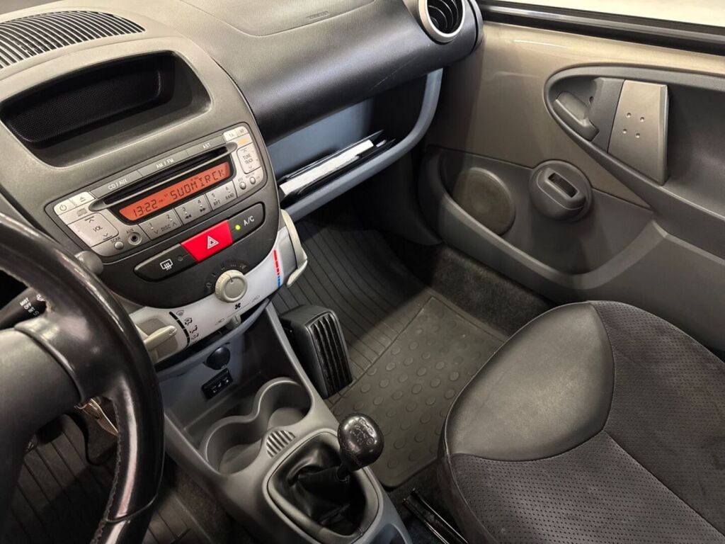 Toyota AYGO 2008 Harmaa