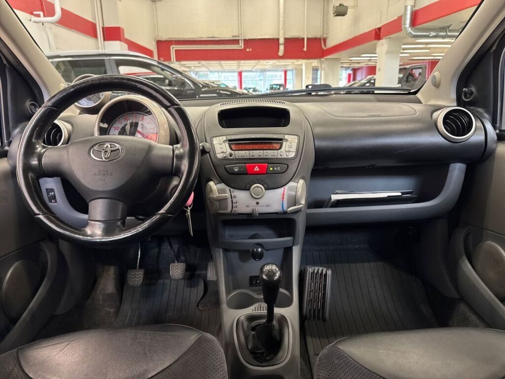 Toyota AYGO 2008 Harmaa
