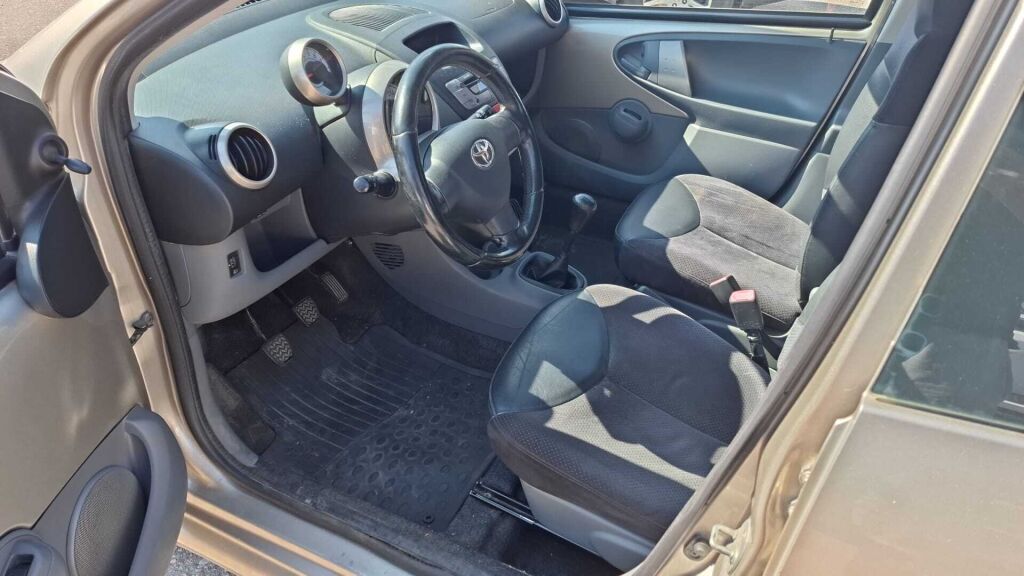 Toyota AYGO 2008 Harmaa