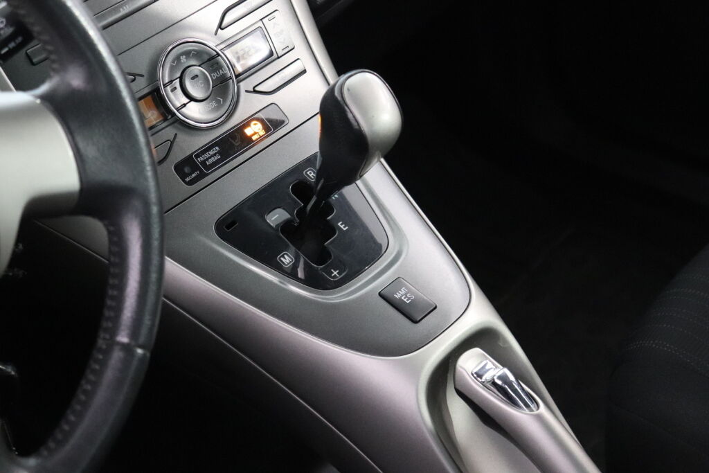 Toyota Auris 2008 Harmaa