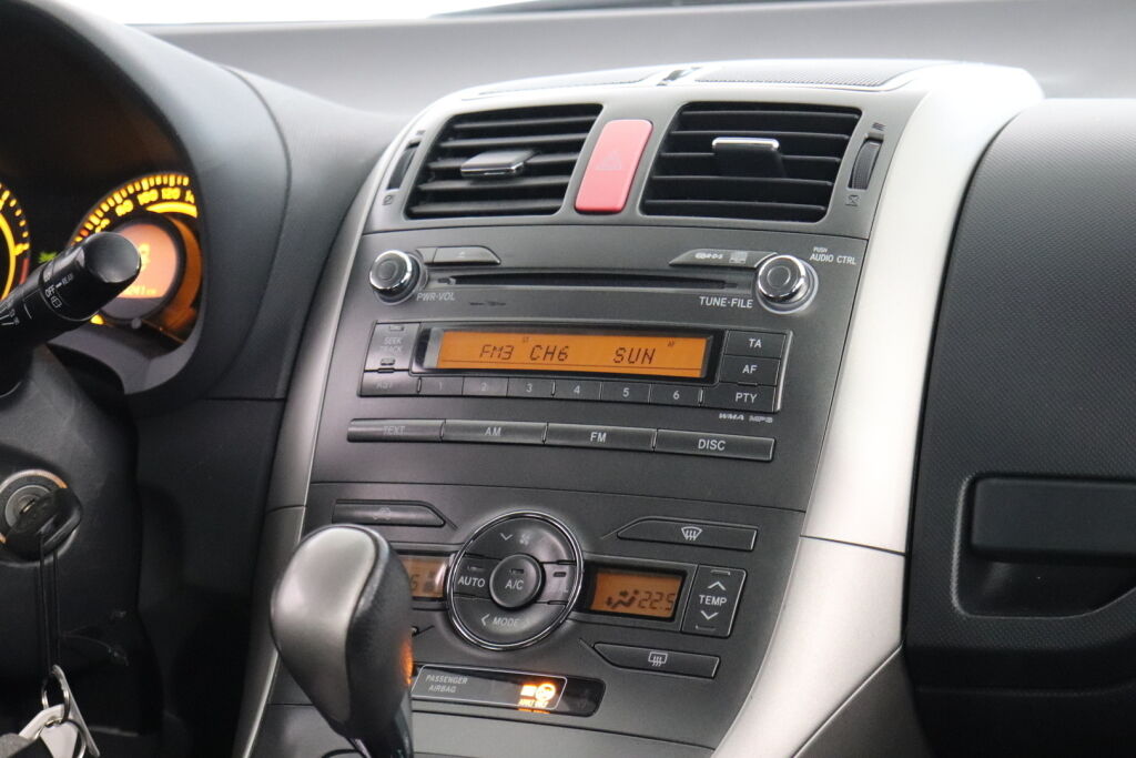 Toyota Auris 2008 Harmaa