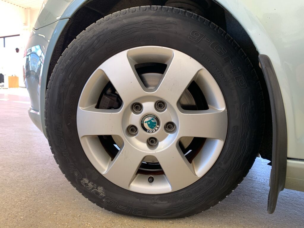 Skoda Octavia 2009 Vihreä