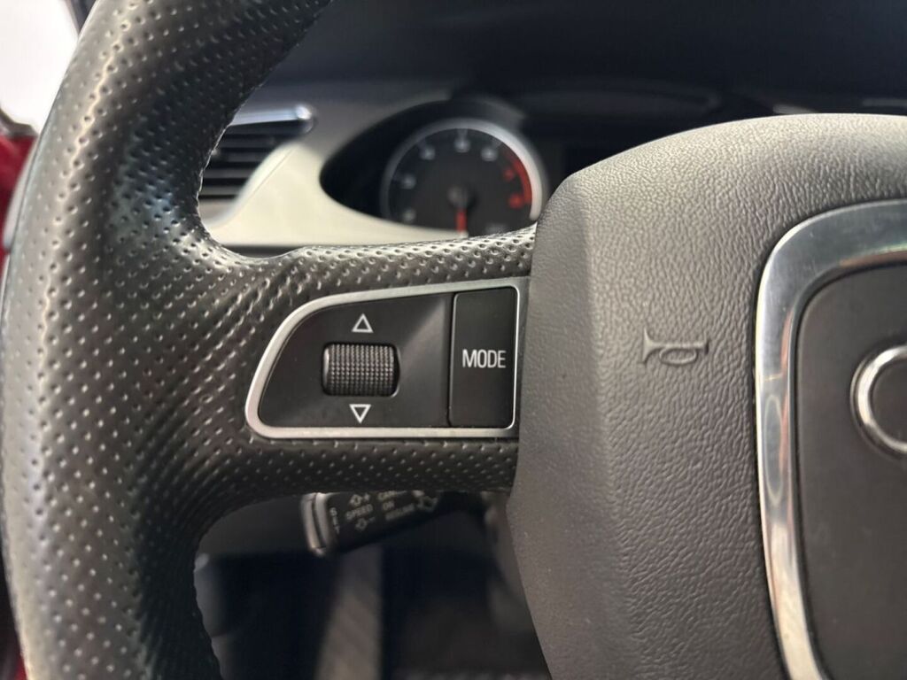 Audi A4 2009 Punainen