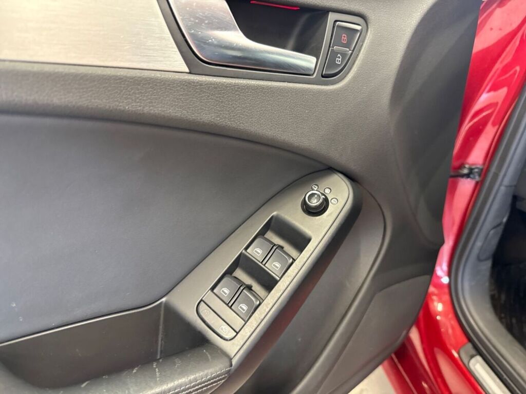 Audi A4 2009 Punainen