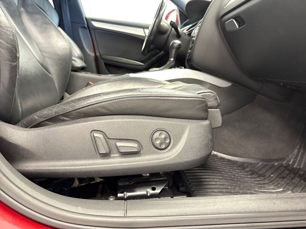 Audi A4 2009 Punainen