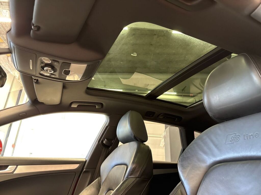 Audi A4 2009 Punainen