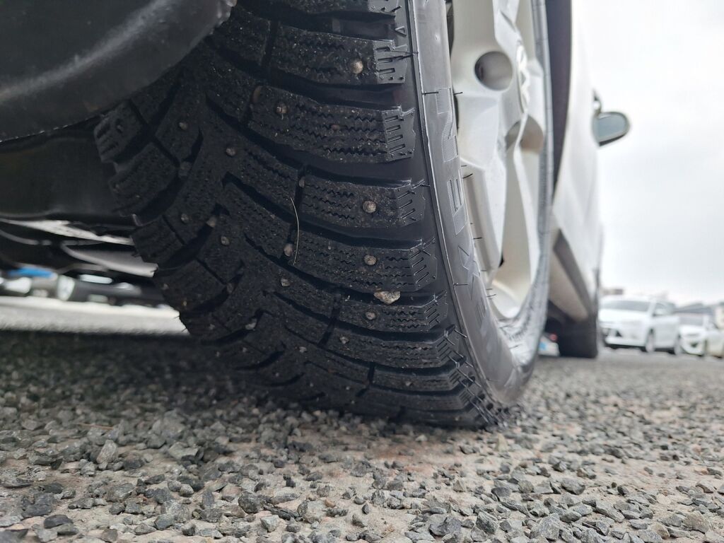 Volkswagen Golf 2009 Ruskea (beige)