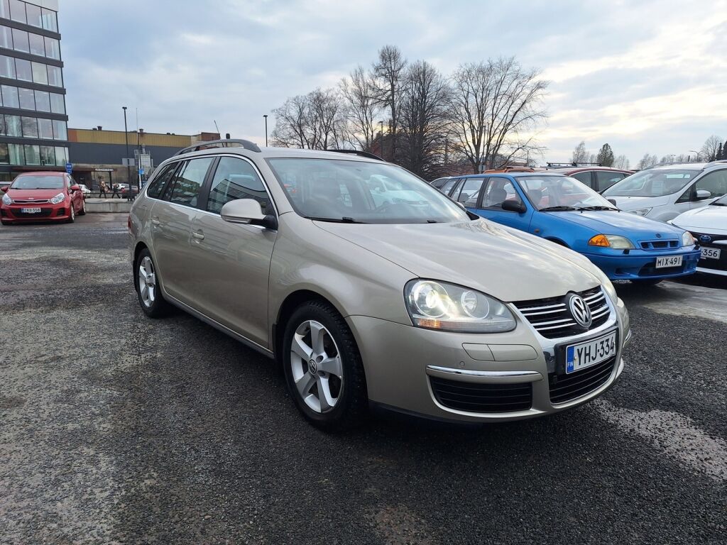 Volkswagen Golf 2009 Ruskea (beige)