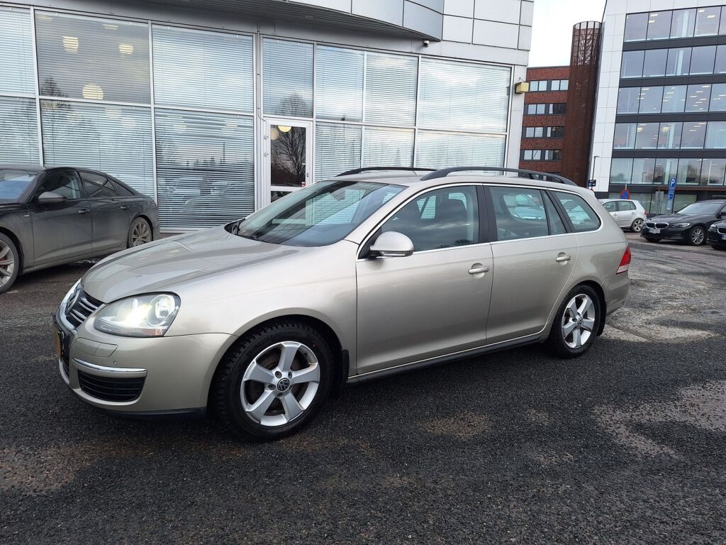 Volkswagen Golf 2009 Ruskea (beige)