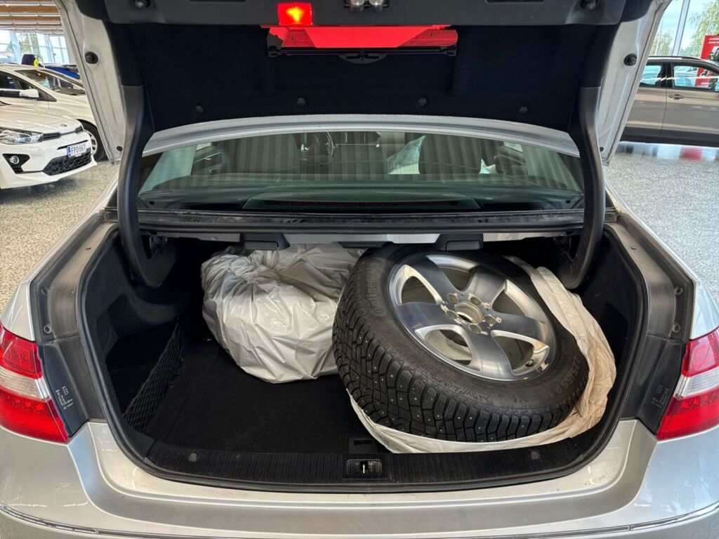 Mercedes-Benz E 2009 Harmaa