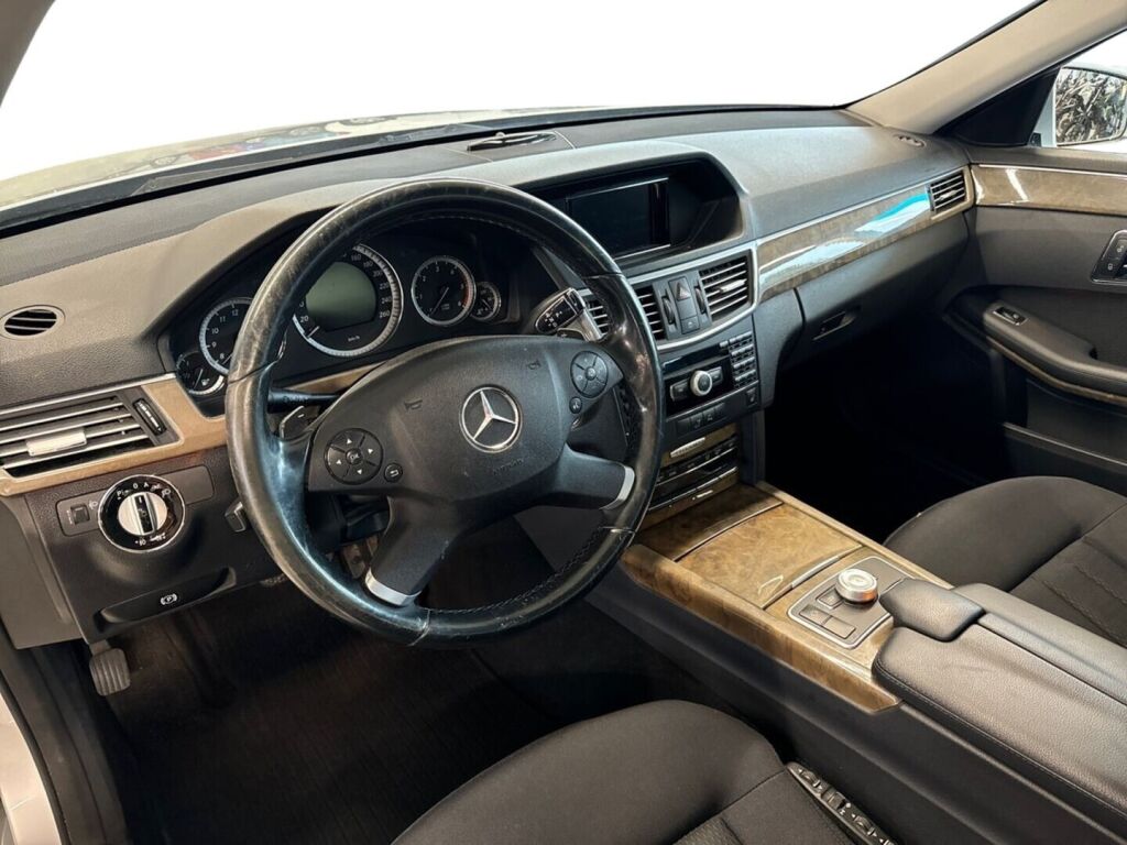 Mercedes-Benz E 2009 Harmaa