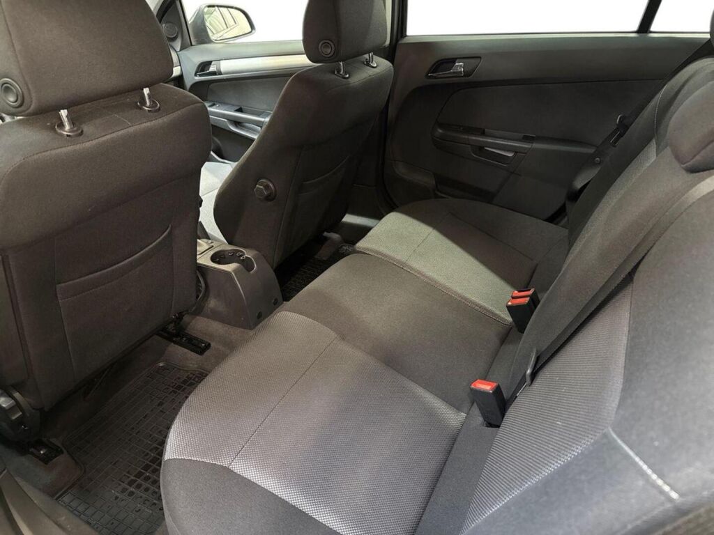 Opel Astra 2011 Harmaa