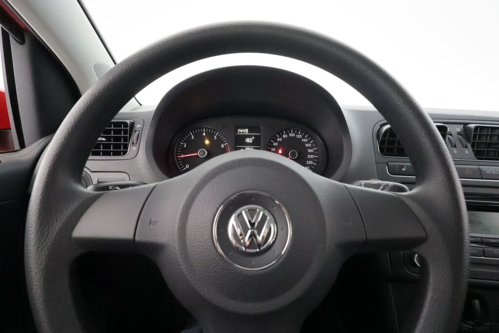 Volkswagen Polo 2011 Punainen