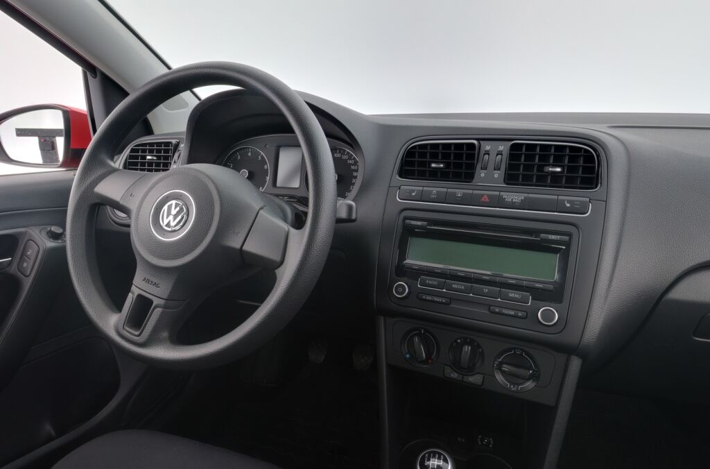 Volkswagen Polo 2011 Punainen