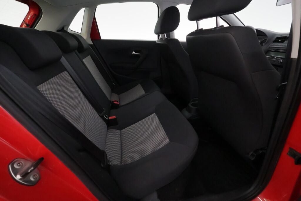 Volkswagen Polo 2011 Punainen