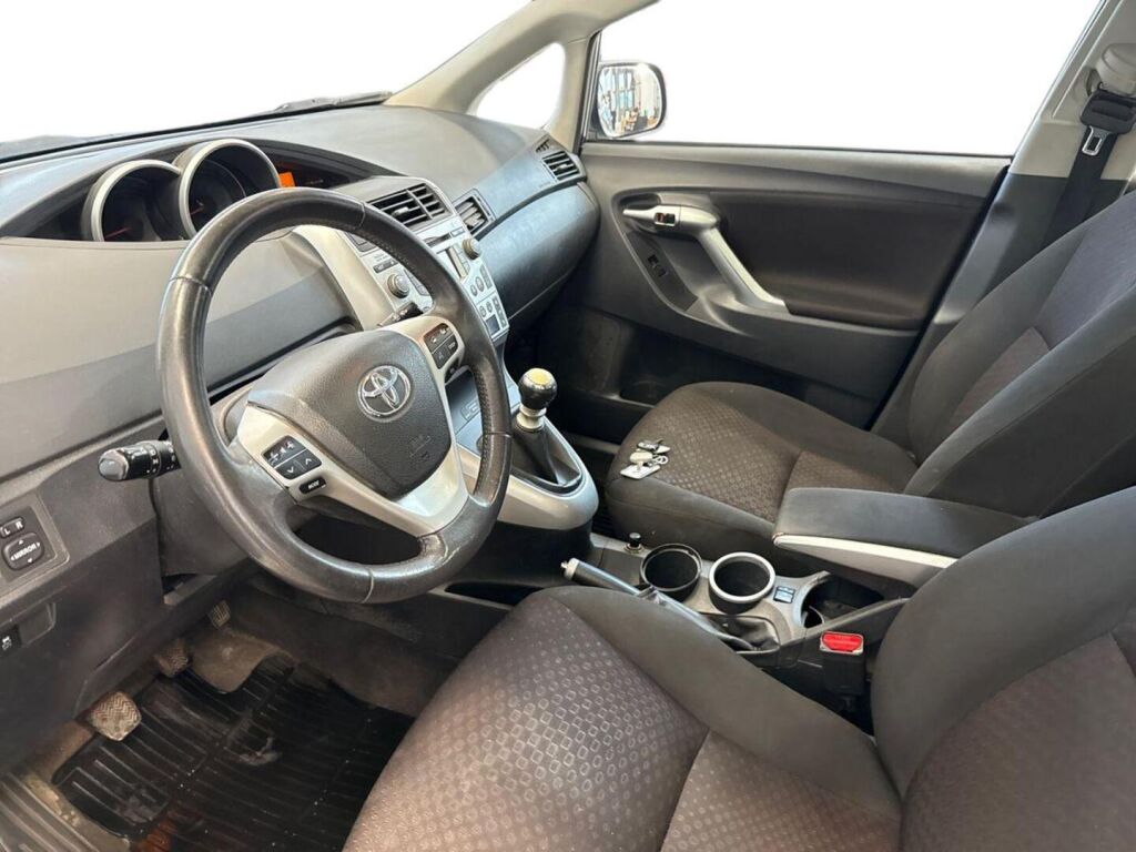 Toyota Verso 2011 Harmaa