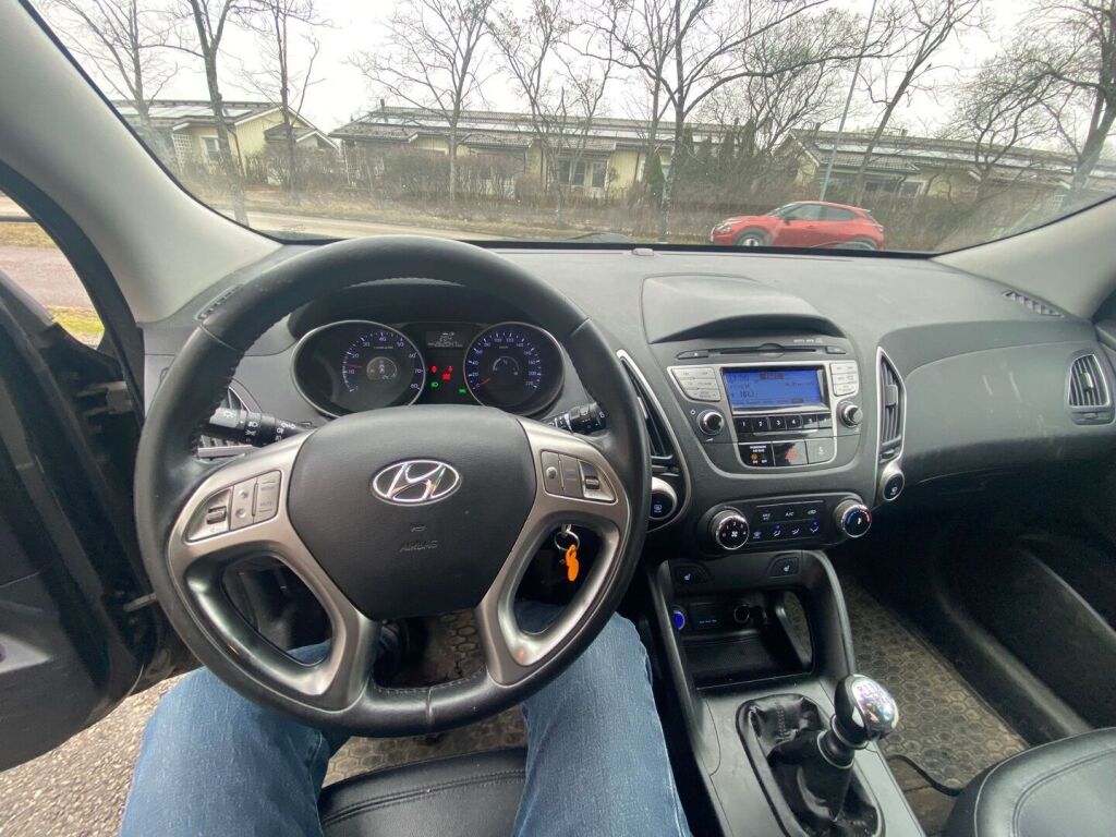 Hyundai ix35 2011 Musta