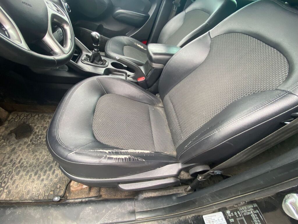 Hyundai ix35 2011 Musta