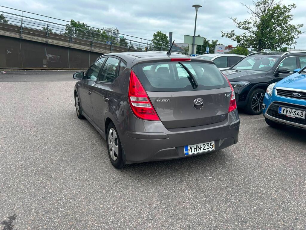 Hyundai i30 2011 Ruskea (beige)
