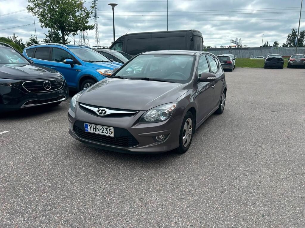 Hyundai i30 2011 Ruskea (beige)