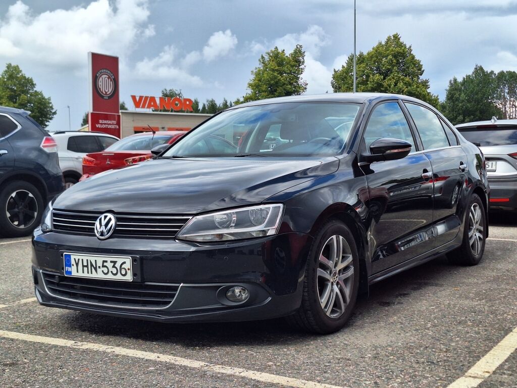 Volkswagen Jetta 2011 Musta