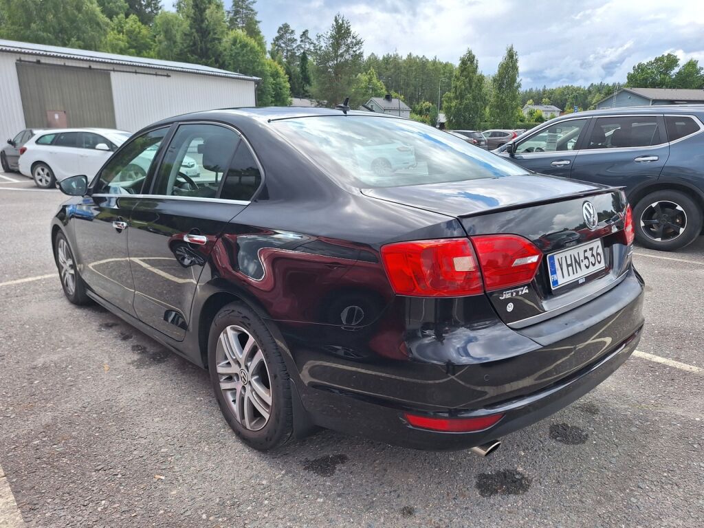 Volkswagen Jetta 2011 Musta