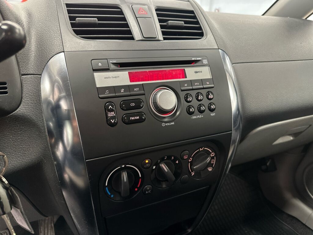 Suzuki SX4 2011 Oranssi