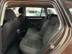 Volkswagen Golf 2011 Ruskea (beige)