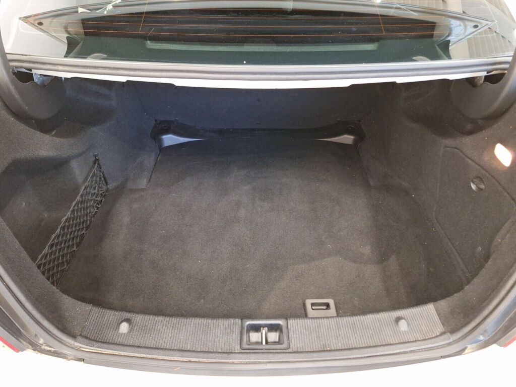 Mercedes-Benz C 2011 Valkoinen