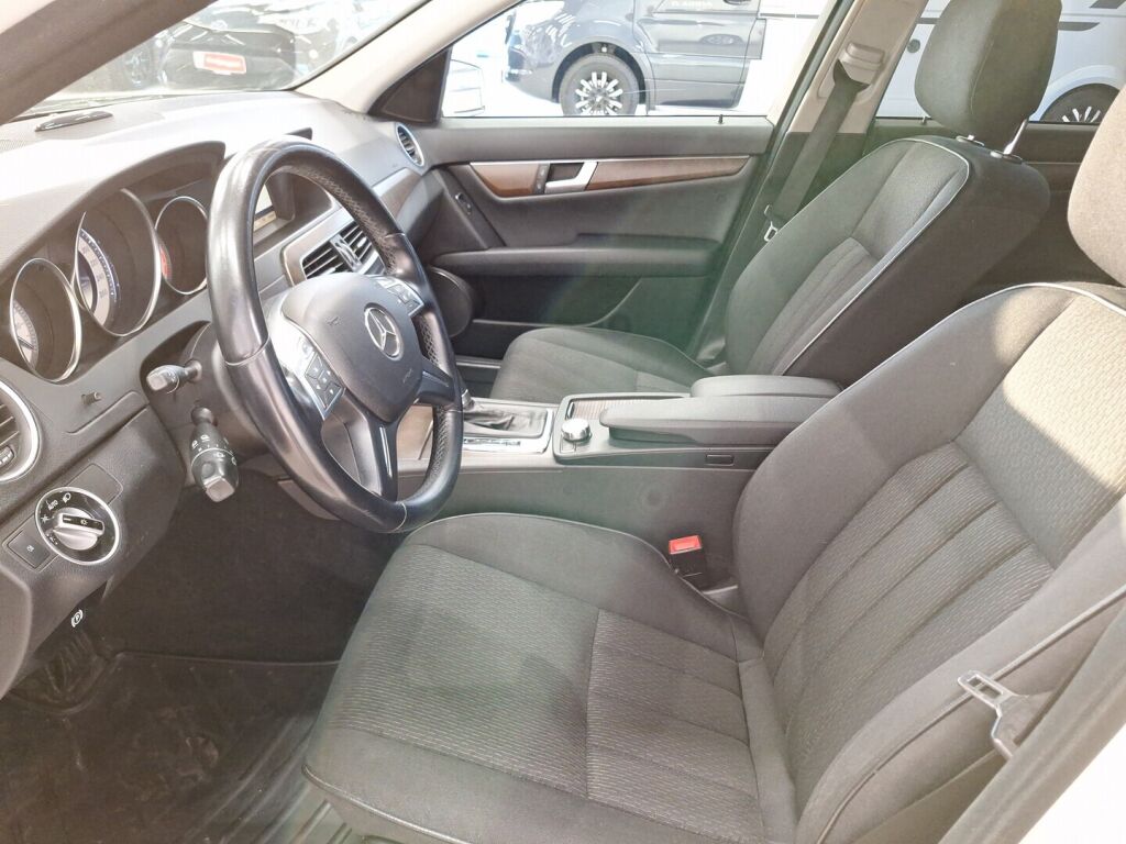 Mercedes-Benz C 2011 Valkoinen