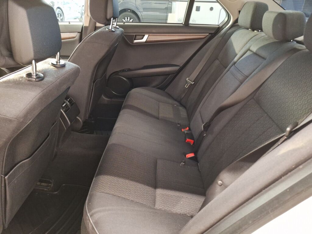 Mercedes-Benz C 2011 Valkoinen