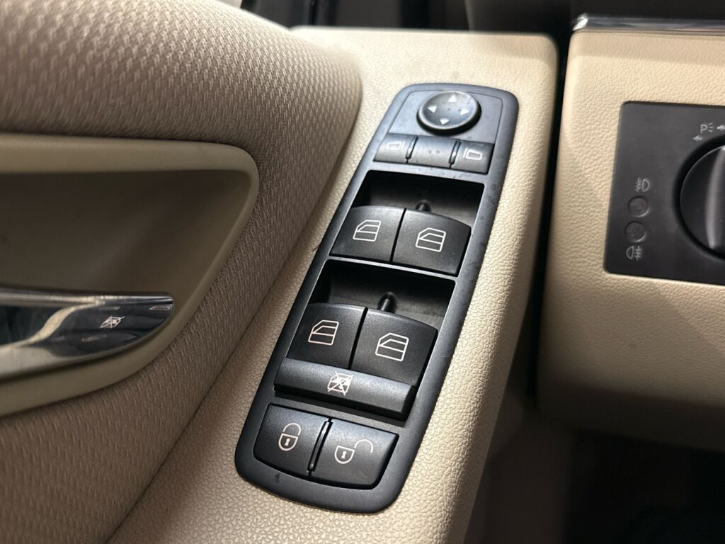 Mercedes-Benz B 2005 Sininen