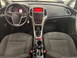 Opel Astra 2012 Punainen