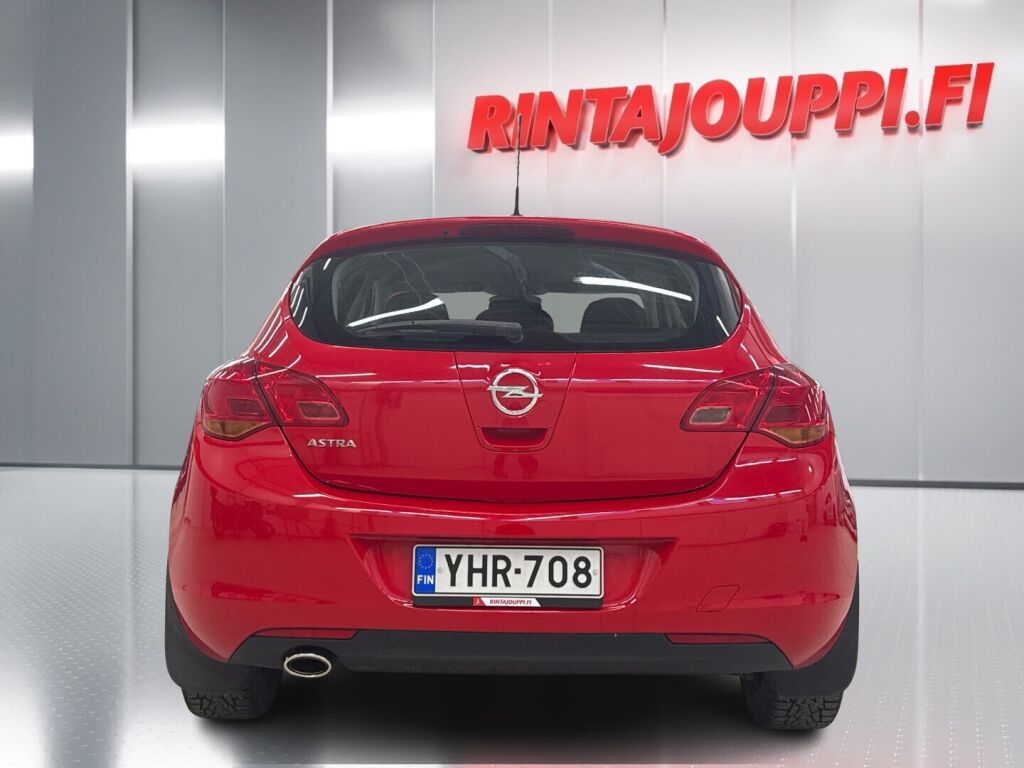 Opel Astra 2012 Punainen
