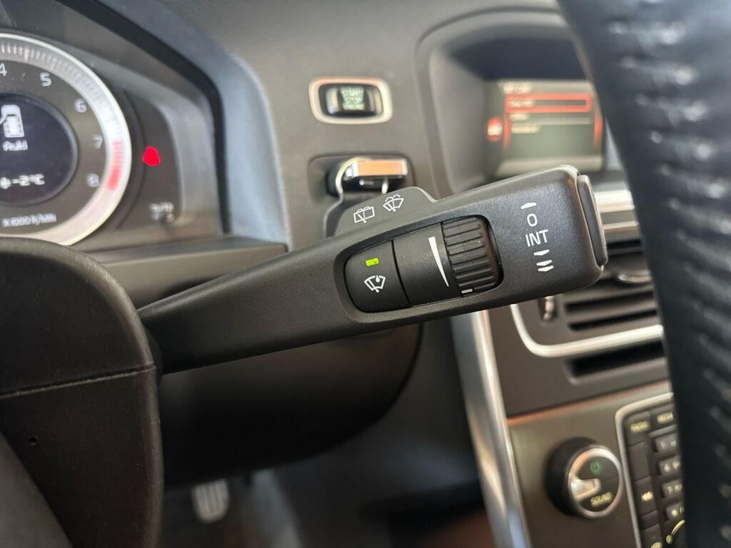 Volvo V60 2012 Ruskea (beige)