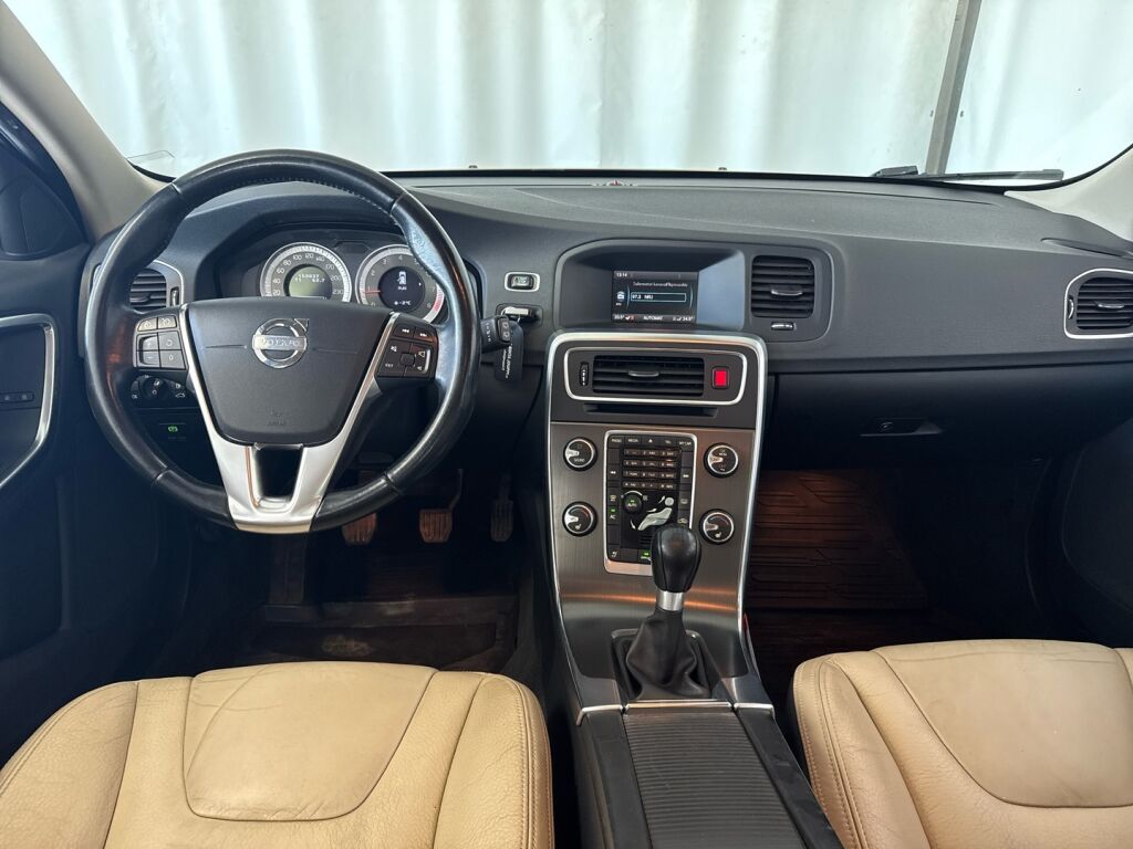 Volvo V60 2012 Ruskea (beige)