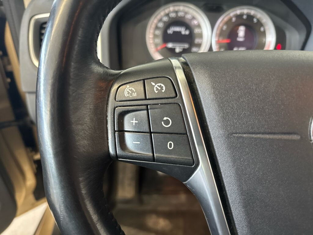 Volvo V60 2012 Ruskea (beige)