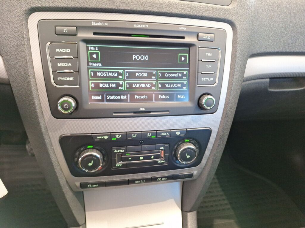 Skoda Octavia 2011 Ruskea (beige)